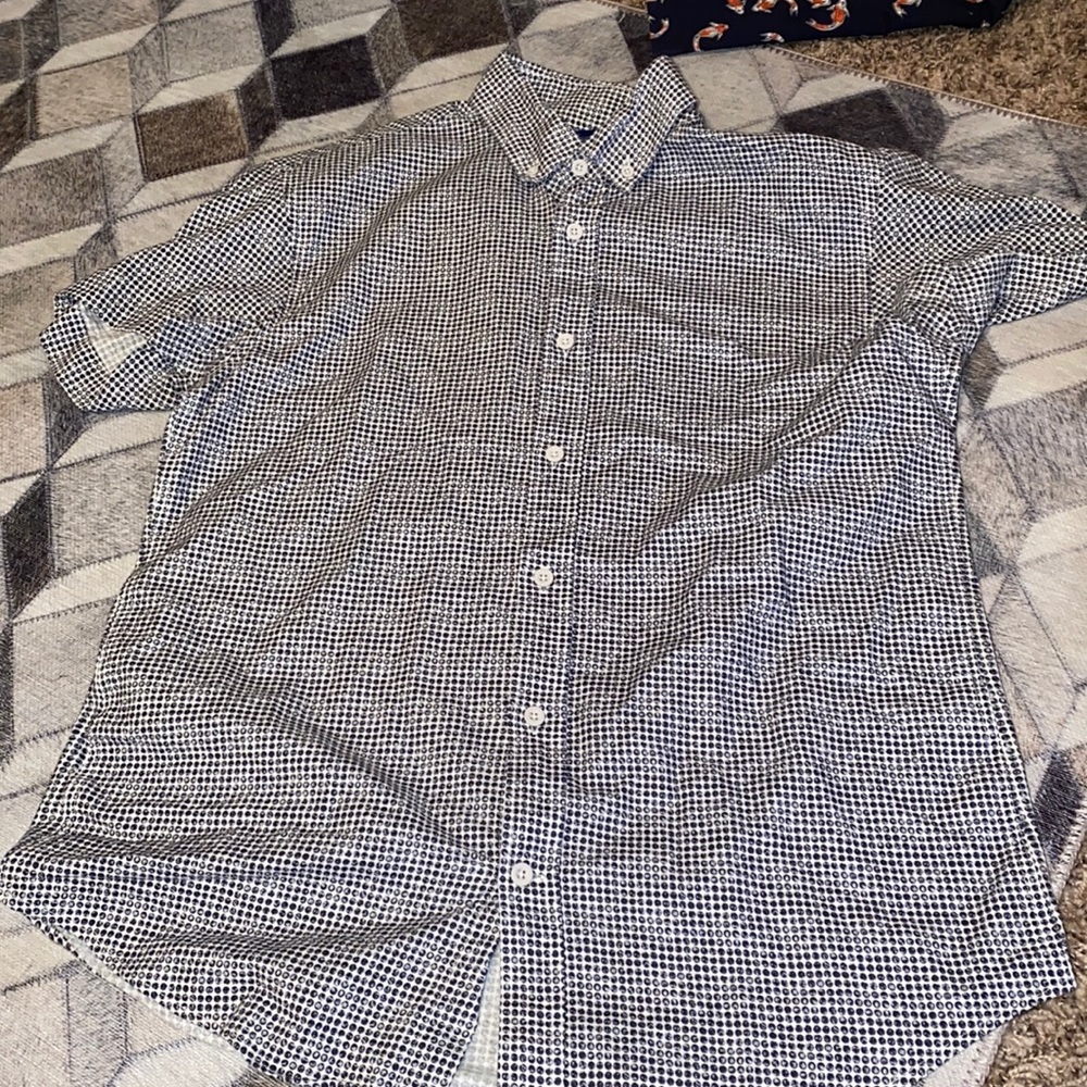 Men’s casual button down collar shirt